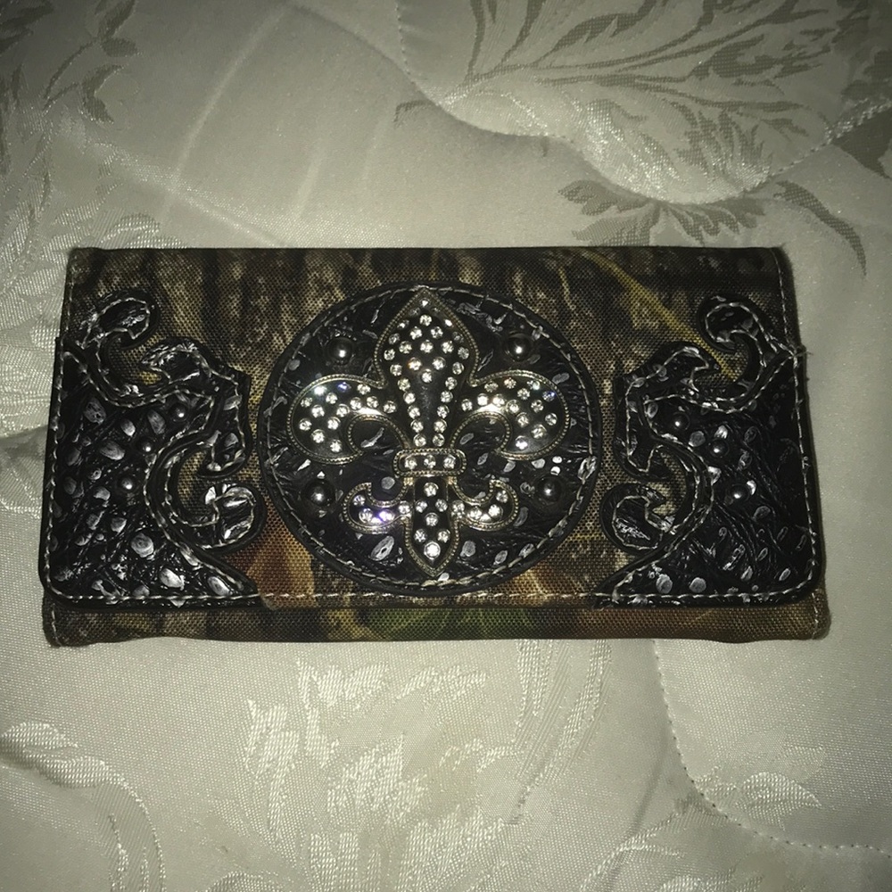 Wallet miss me